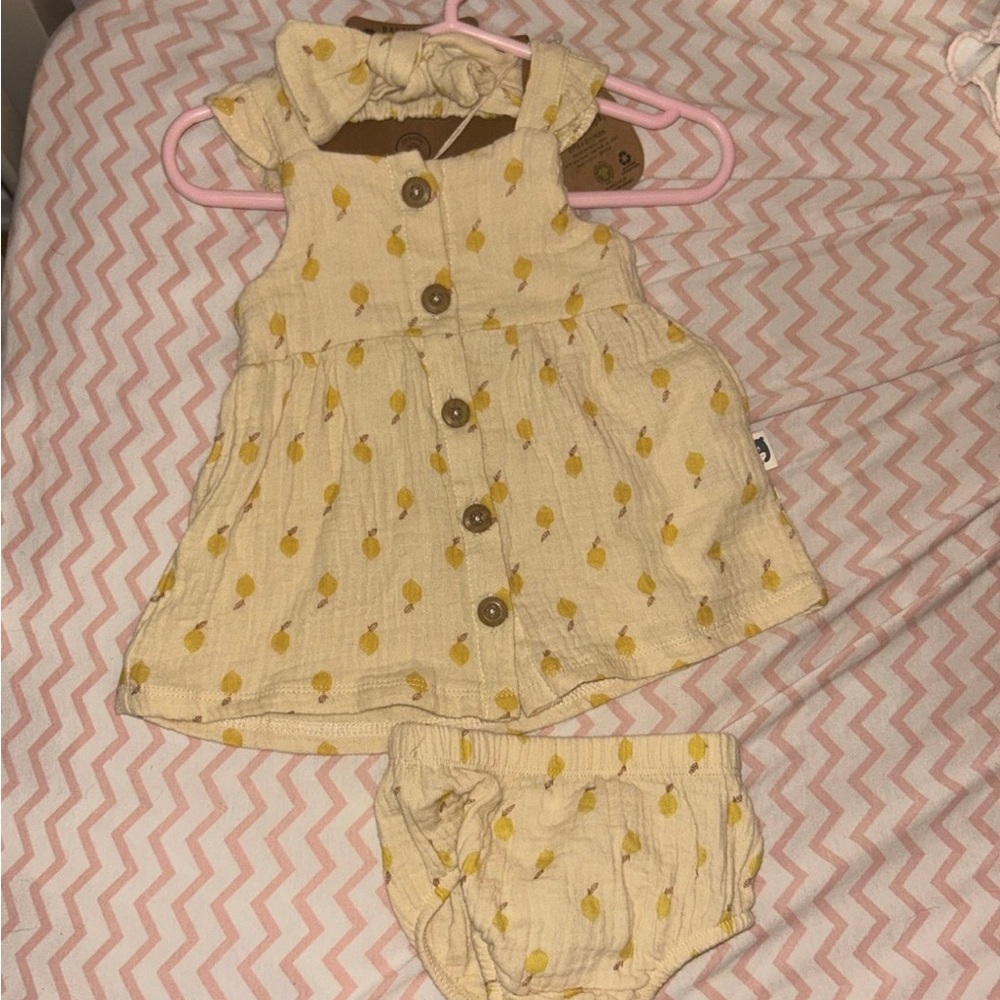 Adorable Yellow and Cream Print dress Covers Set